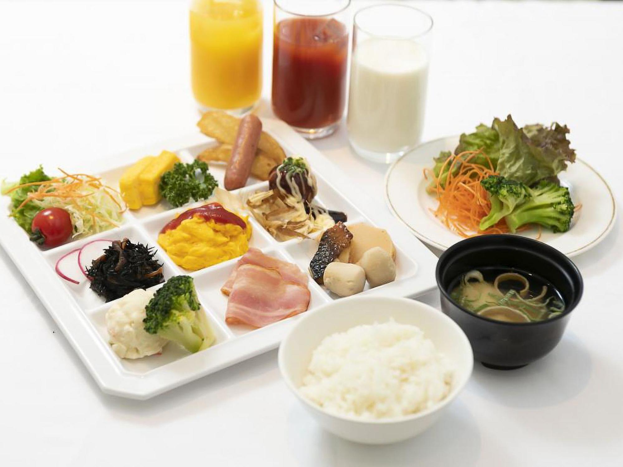 Apa Hotel Takamatsu Airport Екстер'єр фото